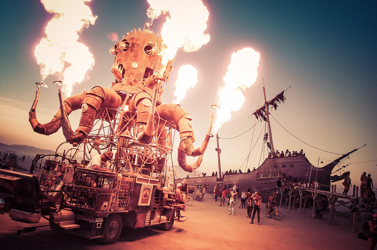 Il carnevale tecnologico: Burning Man